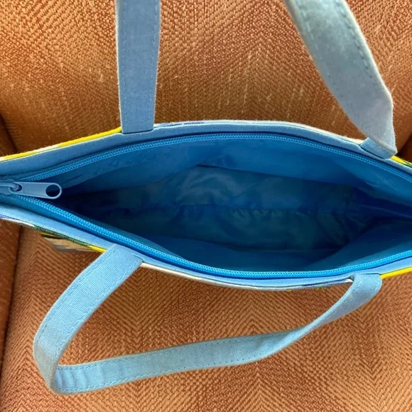 Beaded Palm trees on a tropical theme bag. - Picture 6 of 9